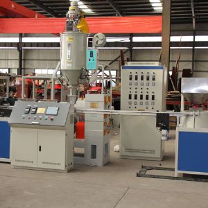 內鑲圓柱滴灌管生產線